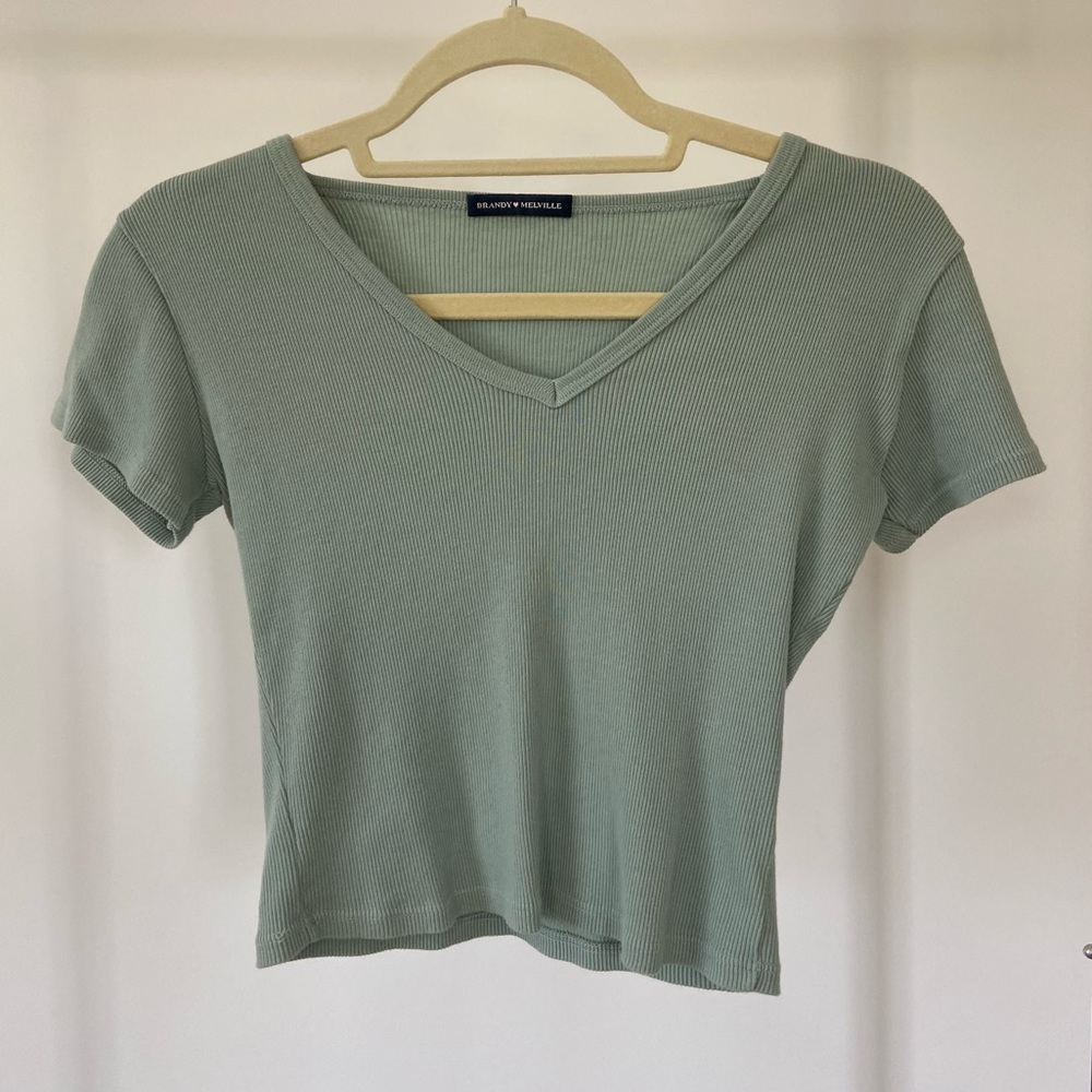 ribbed v neck